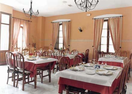 Hotel La Enrea Монтефрио Ресторан фото